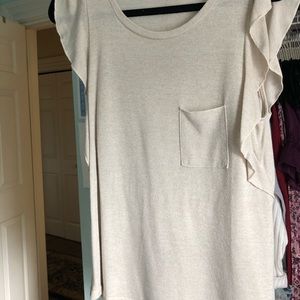 Cute blouse ruffled sleeves!